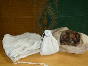 Soap nuts in refillable calico bags